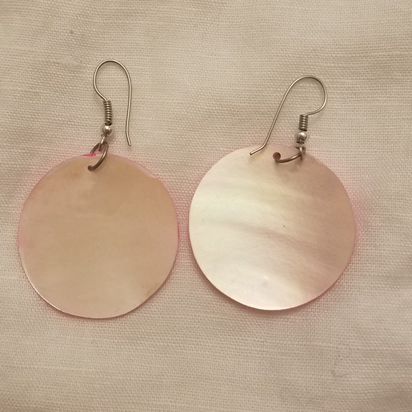 Fuchsia Mother of Pearl Earrings - Picture 4 of 5